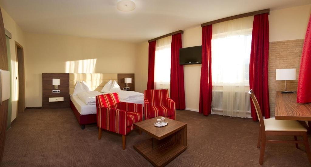 Schoenis-Landhotel Бад-Миттерндорф Номер фото